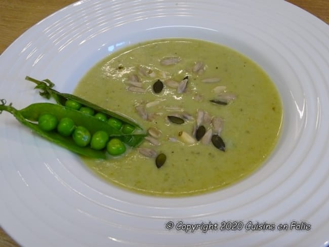 Velouté de cosses de petits pois au curry et gingembre, lait de coco