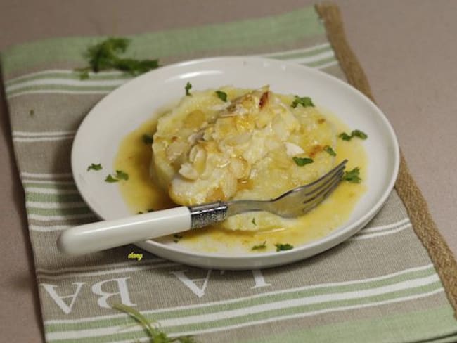 Filets de sole aux amandes beurre d'orange et purée de fenouil