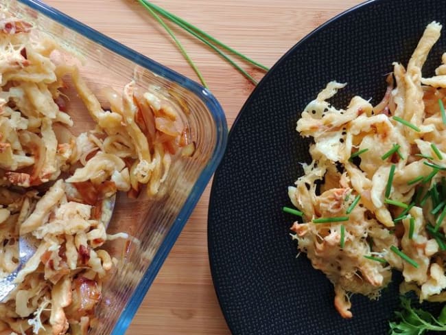 Des spätzle maison au fromage gratiné et aux oignons fondants