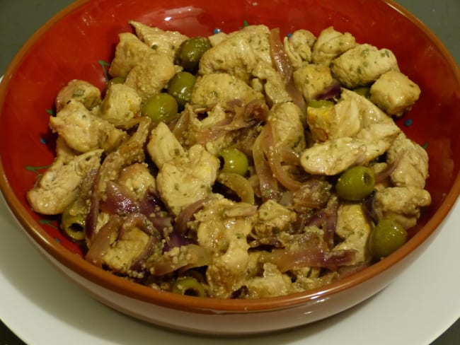 Tajine de poulet au citron confit et aux olives vertes