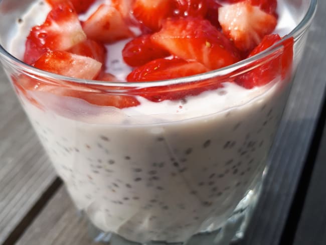 Pudding chia aux fraises