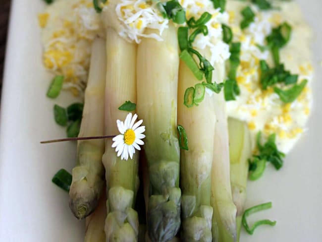 Asperges blanches façon mimosa