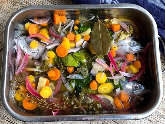 Petits maquereau ou lisettes marinés au vin blanc et laitue de mer