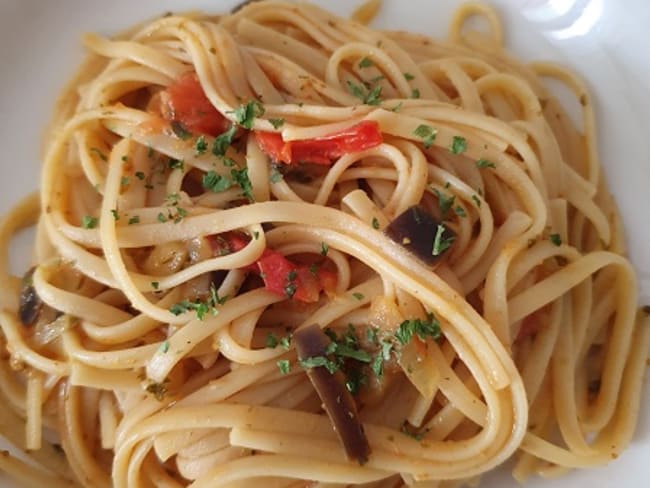 Spaghetti aux aubergines et tomates