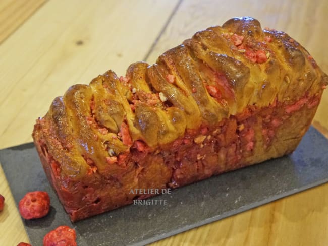 Brioche à effeuiller aux pralines roses