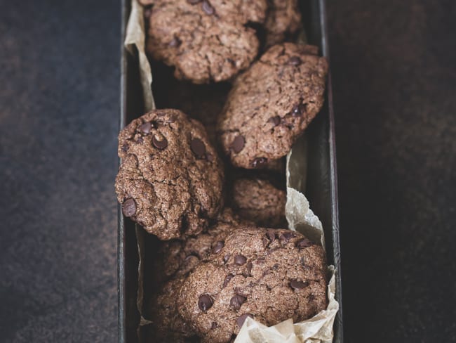 Cookies à l'huile aux pépites de chocolat, cacao et dattes