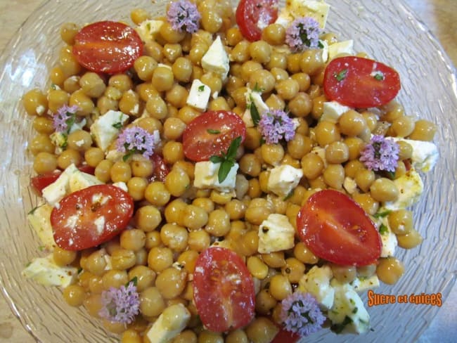 Salade de pois chiches, tomates cerises et feta