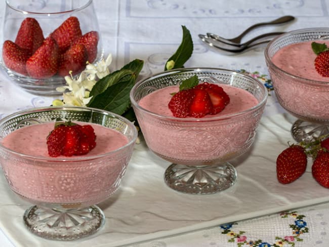 Mousses de fraise, biscuits cuillère