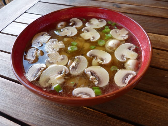 Soup bowl au poulet et champignons