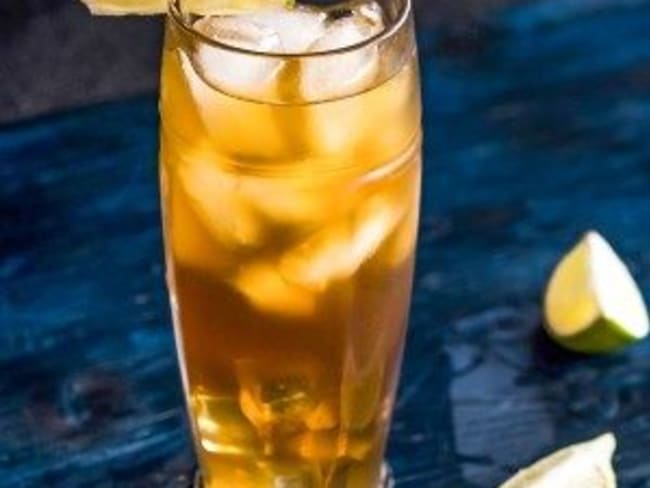 Dark n Stormy : cocktail au rhum et au gingembre