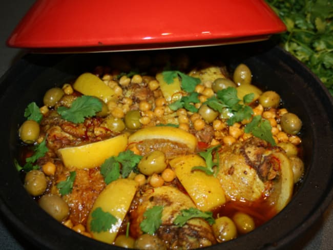 Tajine de poulet au citron olives poivrons pois chiches