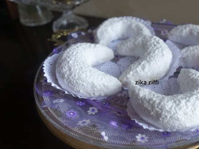 Garn ghzel - Cornes de gazelles aux amandes pâte au mahlepi