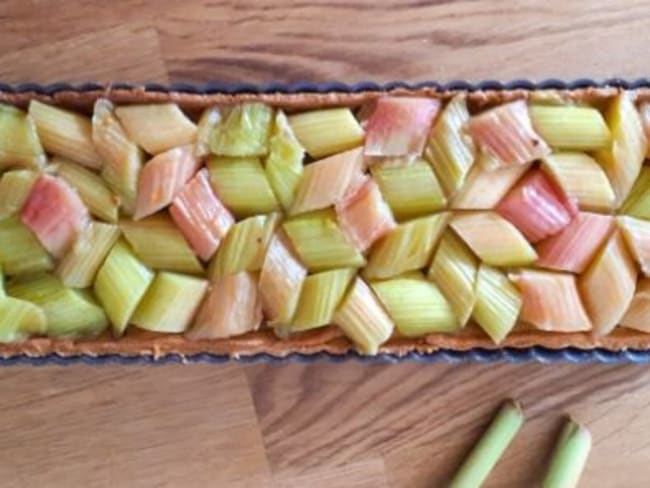 Tarte à la rhubarbe gourmande et acidulée