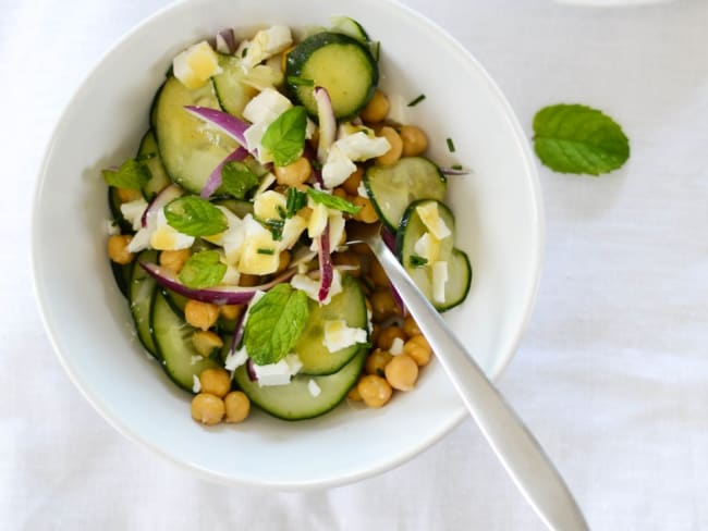 Salade de concombre, pois-chiche et feta