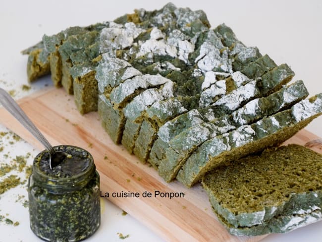 Pain au pesto d'ortie et spiruline