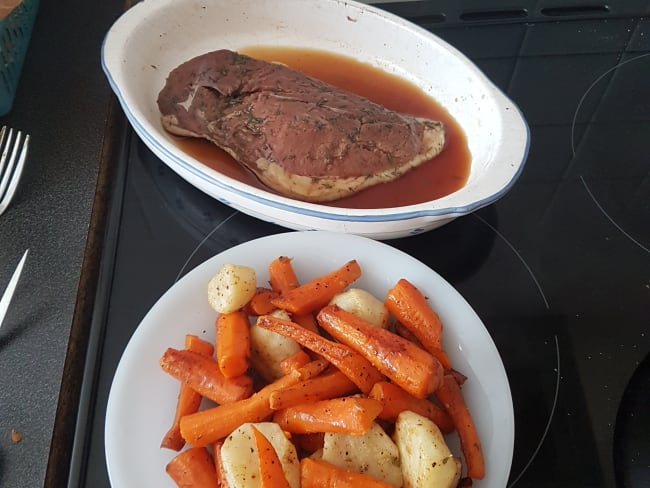 Magret de canard au miel et au thym avec carottes et navets glacés