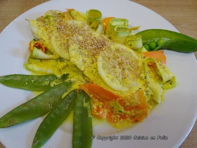 Filet d'églefin en papillote sauce au fromage blanc gingembre et coriandre, légumes de saison