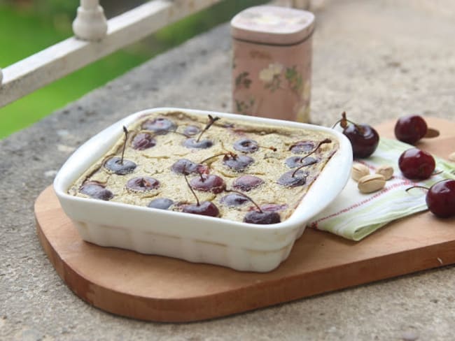 Clafoutis de cerises à la pistache 