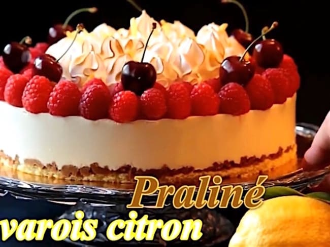 Nuage au citron et praliné meringué, bavarois au citron