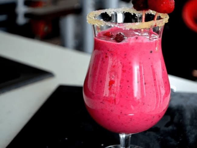 Smoothie aux framboises et myrtilles