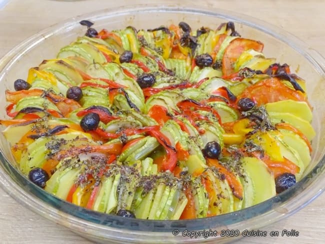 Tian de courgettes, pommes de terre, tomates, poivrons, herbes de Provence