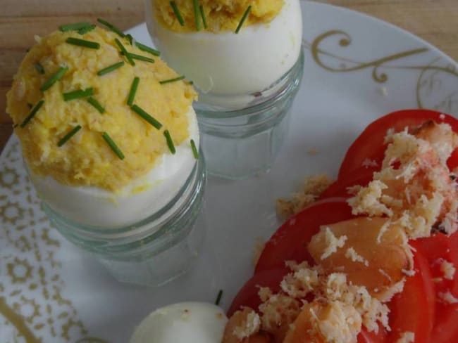 Oeufs mayonnaise au crabe et tomates