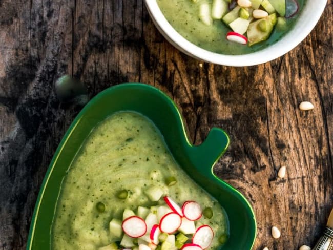 Gaspacho vert concombre et radis roses