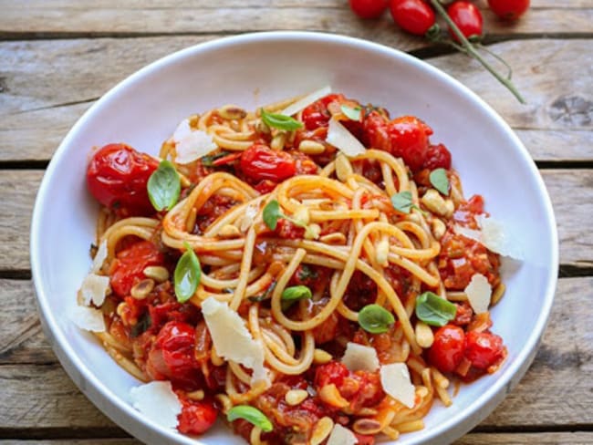 Mes spaghetti à la sauce tomate maison