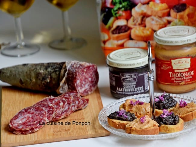 Toast à la thoïonade et confit à la truffe d'été et saucisse fermière corse