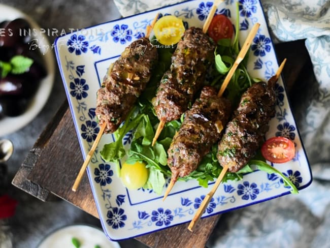 Brochettes kefta de viande hachée (cuisine orientale)