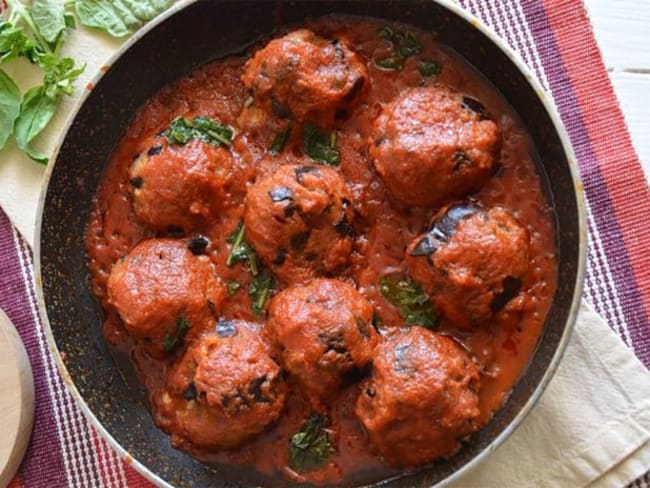 Boulettes d'aubergines en sauce