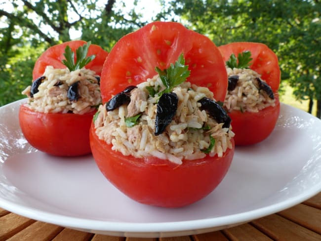 Tomates à l’antiboise farcies au riz et au thon