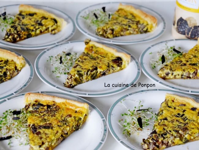 Tarte aux champignons et fanes d'oignons, végétarien