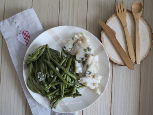 Cassolette de filet de perche et câpres aux haricots verts et cancoillotte