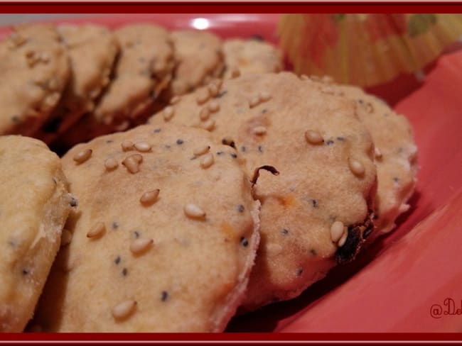 Crackers aux graines de sésame et tomates séchées