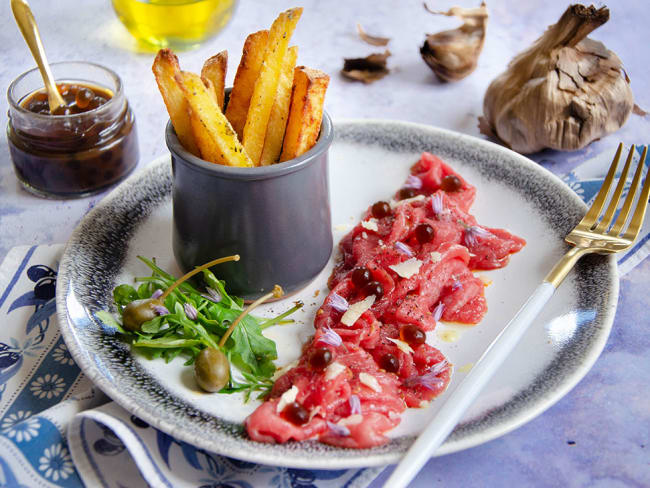 Carpaccio de boeuf perles d'ail noir