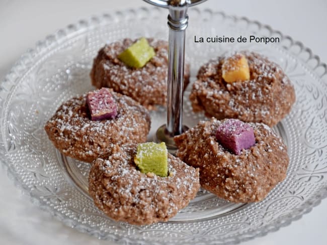 Amaretti à la pâte à tartiner au chocolat, noisette, citron et coriandre