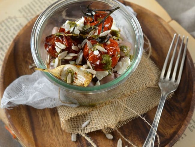 Haricots blancs borlotti, tomate rôtie et pesto