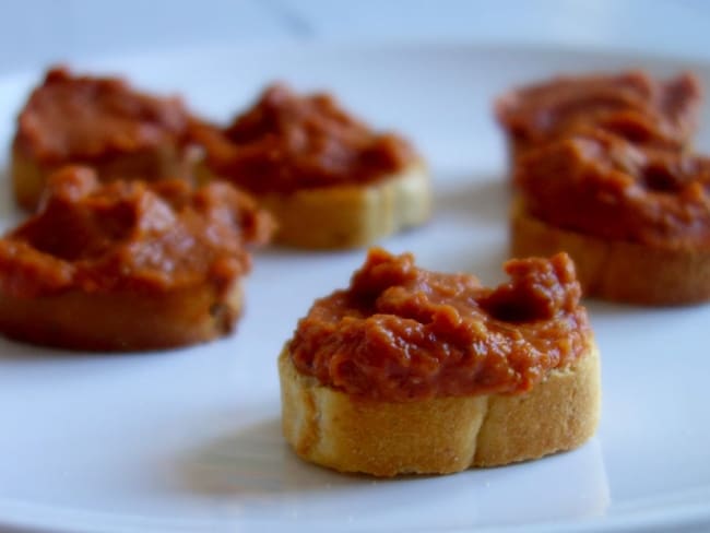 Caviar de tomates à l'ail