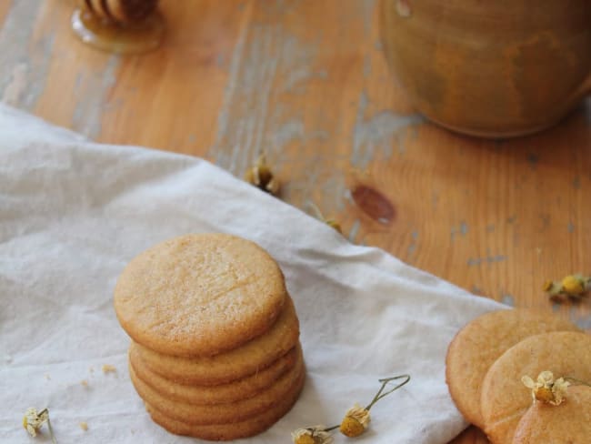 Sablés au beurre salé, miel et camomille