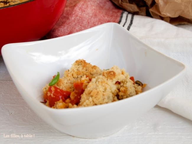 Crumble de tomates, chèvre sec et parmesan