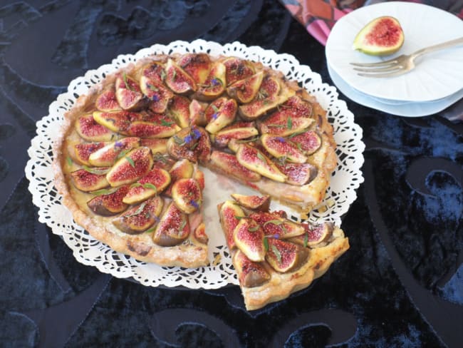 Tarte aux figues et ricotta de brebis au miel et à l'hysope