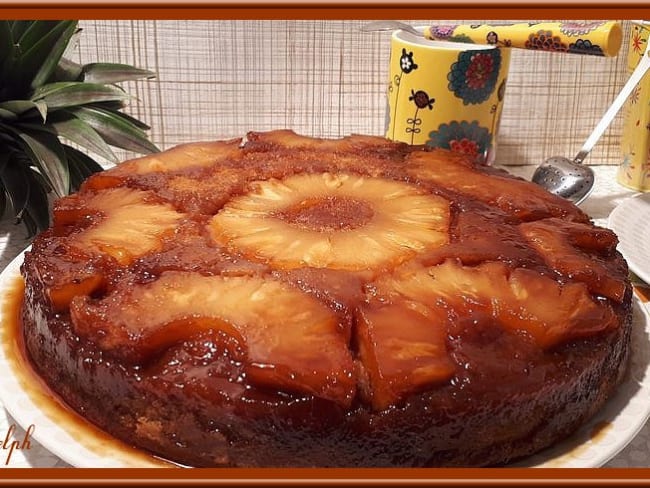 Torta de Abacaxi ou gâteau à l'ananas caramélisé