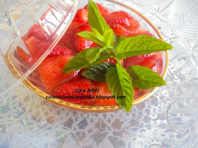 Salade de fraises à l'eau de fleur d'oranger