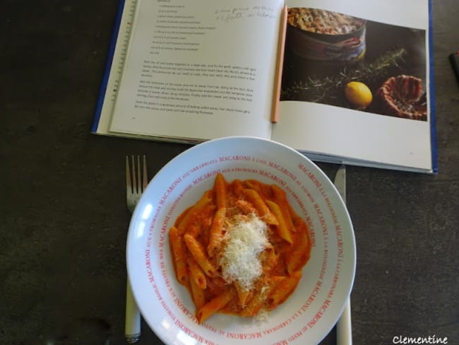 Pâtes aux tomates et anchois