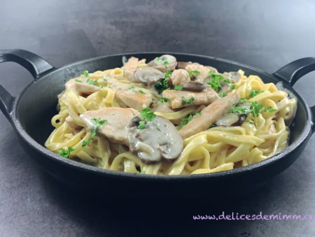 Fettucine poulet, champignons et crème de parmesan