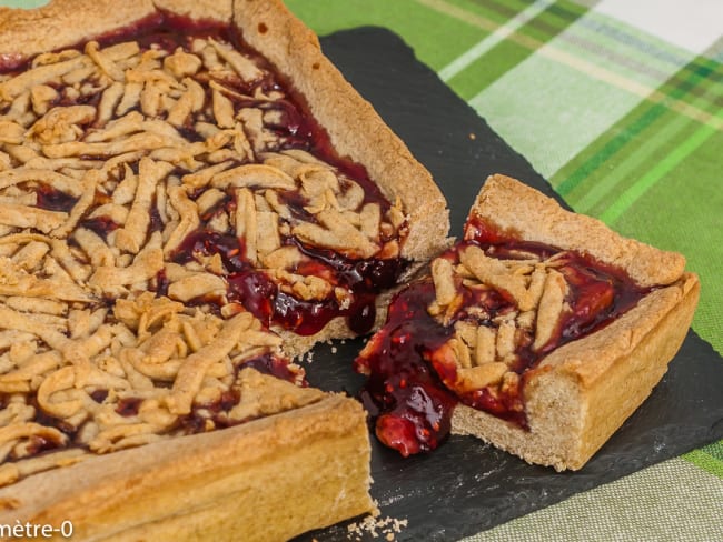 Mderbel, gâteau algérien à la confiture de fruits rouges