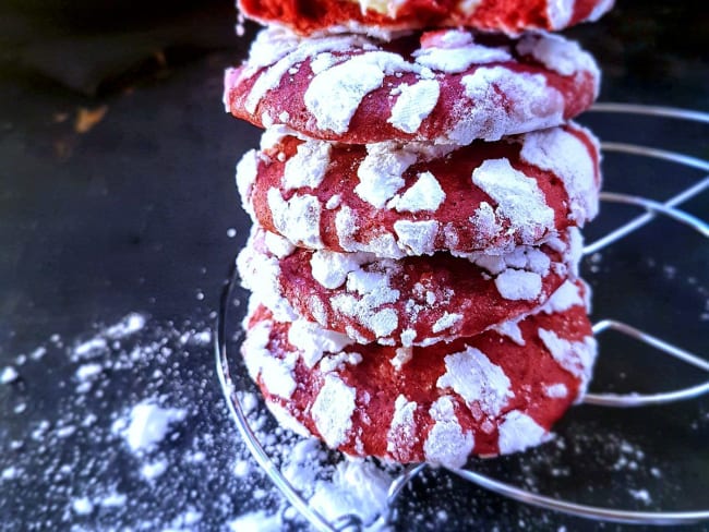 Red velvet crinkles cookies