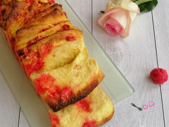 Brioche à effeuiller aux pralines roses