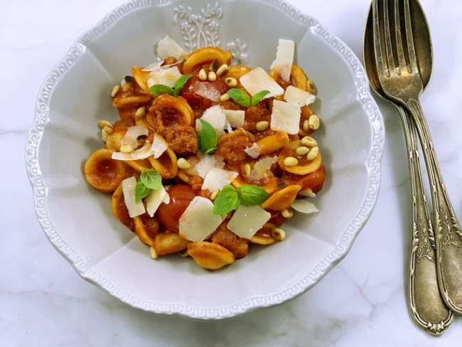 Orecchiette aux saucisses italiennes et aux tomates-cerises